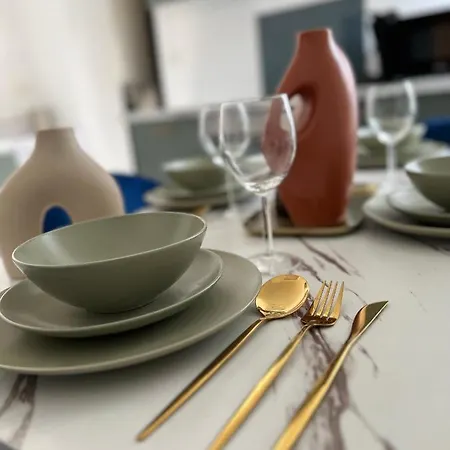 Le Saphir De - Chic Et élegant *